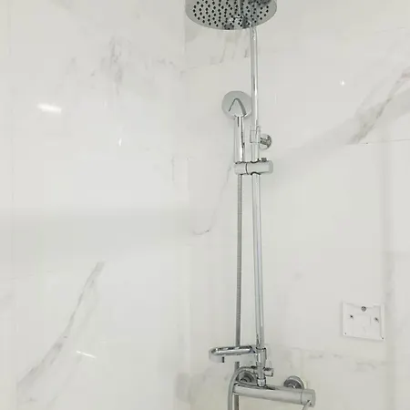 Almada Downtown 402 Apartment *