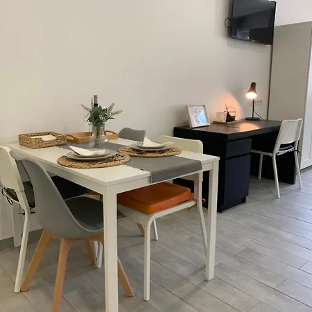 Almada Downtown 402 Apartment *